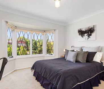 Distinguished Estate-like Design House with Monthly Pool Maintenance - Photo 4