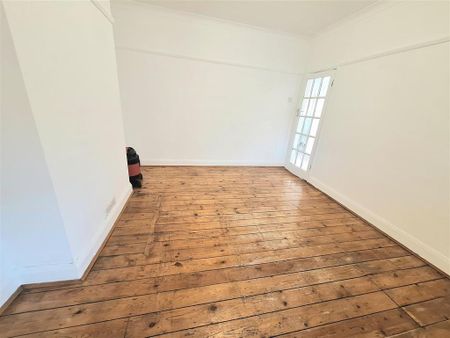 4 bedroom semi-detached house to rent - Photo 3