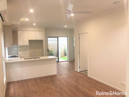 12/5-9 Victor Street, Birkdale, QLD 4159 - Photo 3