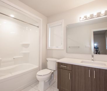 For Lease - 7161 Lionshead Avenue Unit# MAIN, Niagara Falls, Ontario - Photo 3