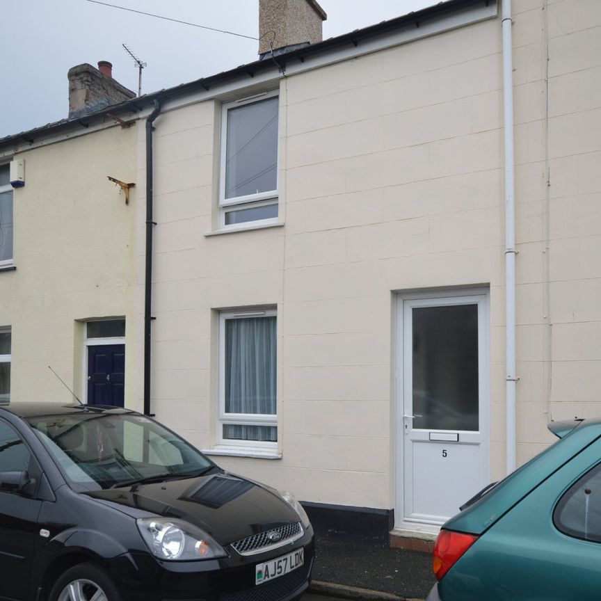 Field Street, Bangor, Gwynedd, LL57 - Photo 1