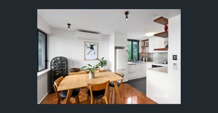 3 Bedroom Riverfront Apartment Available in New Farm! - Photo 3