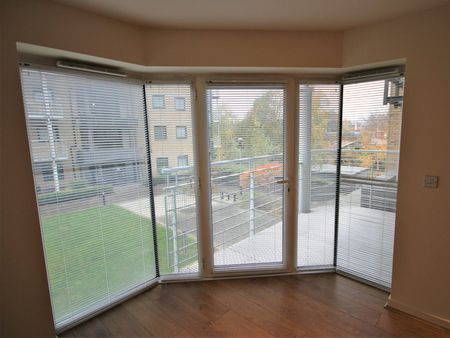 Flat to rent on - Photo 2