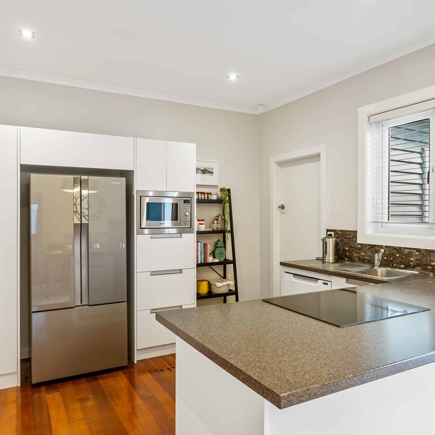 Mission Bay Lifestyle - Sunny, Stylish & Single-Level Living - Photo 1