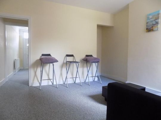 4 bedroom terraced house to rent - Photo 1