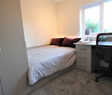 5 STANMORE GROVE Leeds - LS4 2RJ - Photo 6