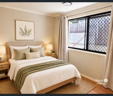Family home in sought after Carindale - Photo 4