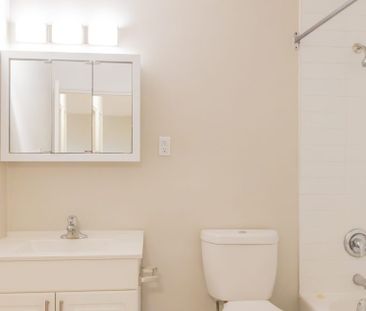 1061 Seneca Ave - Photo 5