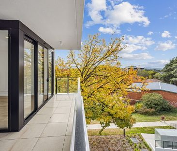 Luxurious corner positioned, 2-bedroom apartment with unrivalled north-facing views! - Photo 1
