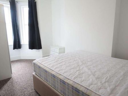 Bedroom Terraced House In Bournemouth, BH1 - Photo 5