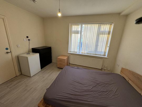 House share to rent - Photo 1