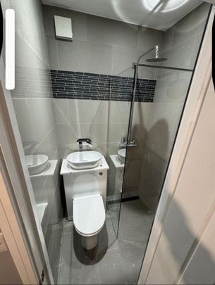 1 bedroom hotel room to rent - Photo 1