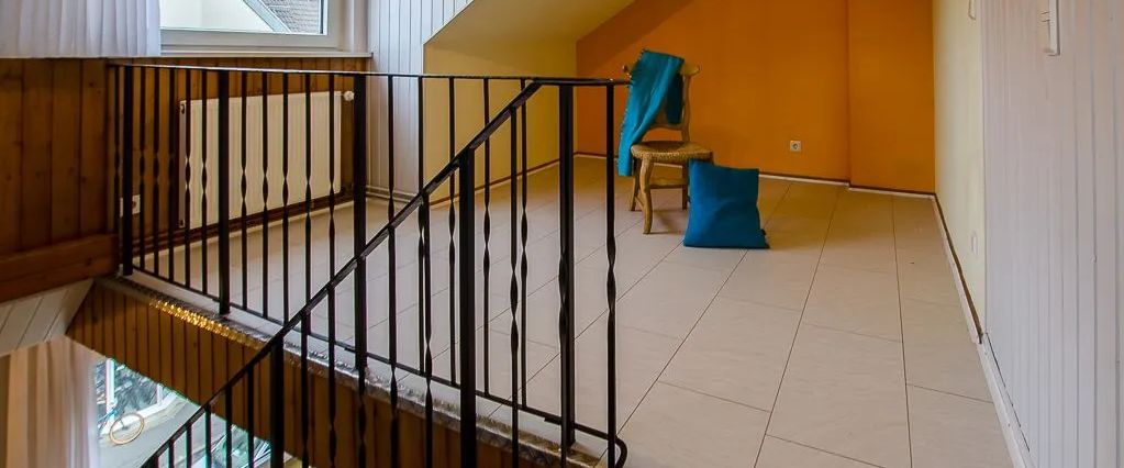 Maisonettewohnung mit Einbauküche für eine Person - Photo 1