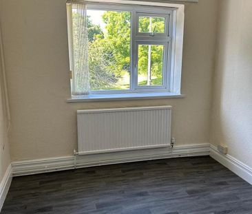 3 bedroom flat to rent - Photo 2