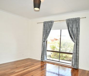 3x2 Family Home in Convenient Location! - Photo 5