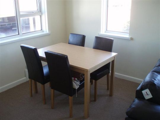 3 bedroom flat to rent - Photo 1