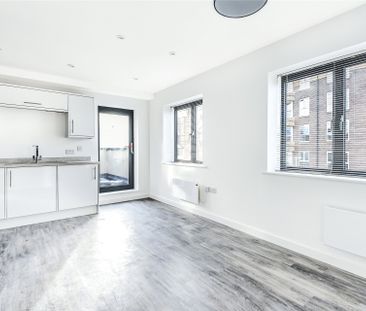 1 bedroom Flat in Watlington Street, Reading - Photo 1