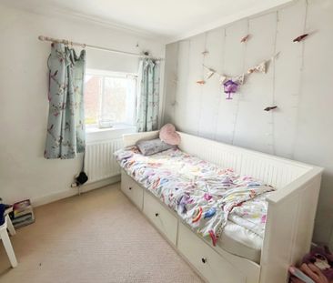 Middle Street - Photo 2