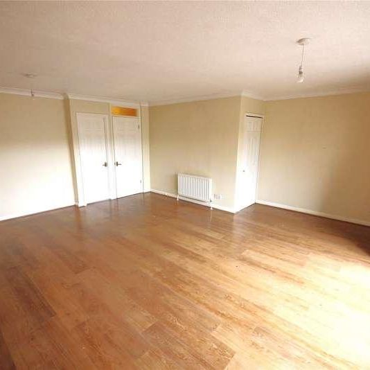 Tower Court, Ongar, CM5 - Photo 1