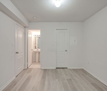 For Lease - 2480 Post Road Unit# 33, Oakville, Ontario - Photo 6