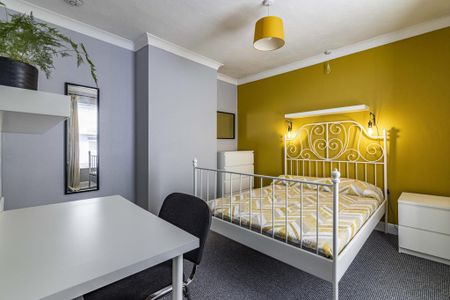 3 bedroom terraced house to rent - Photo 4