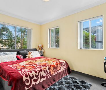 Modern Apartment Just 900m From Blacktown Station! - Photo 3