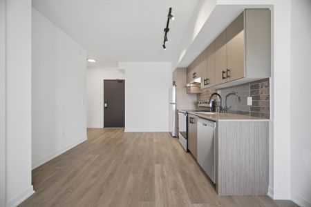 For Lease - 4878 Powers Common Unit# 429, Burlington, Ontario - Photo 3