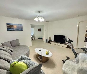 Bayswater - Photo 1
