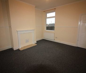 2 bed Semi-detached House - Photo 3