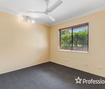 “Spacious Lowset Home in Prime Hilltop location!” - Photo 5