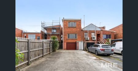 Spacious home in prime Malvern East location - Photo 5