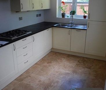 4 bedroom terraced house to rent - Photo 1