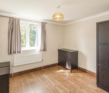 4 bedroom end of terrace house to rent - Photo 6