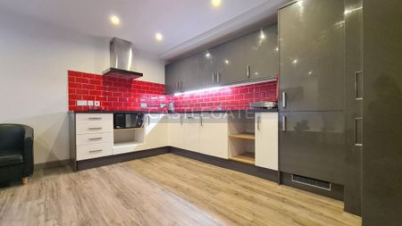 1 bedroom in a flat share to rent - Photo 5