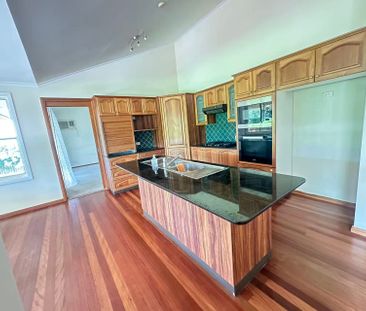 7 Werribee Park Place, Glen Alpine NSW 2560 - House For Rent | Domain - Photo 6