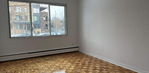 ESPACE DE DÉTENTE: 3½ Condo à LaSalle, QC - Photo 2