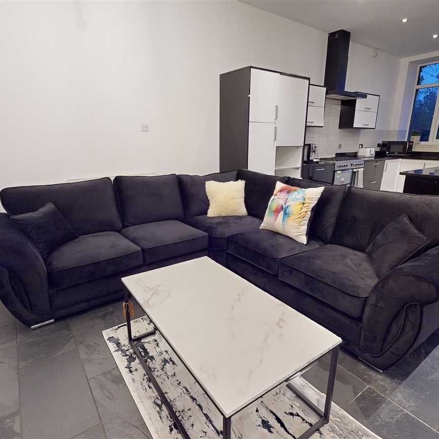 College Avenue, Plymouth - Photo 1