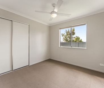 Well presented home with yard area - Photo 3