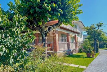 via francesco carrara, 20, Forte dei Marmi, Tuscany 55042