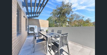 STUDENT ACCOMMODATION - SECURITY BUILDING -LIFT AVAILABLE - RENT INCLUDES ELECTRICITY WATER AND INTERNET - Photo 4