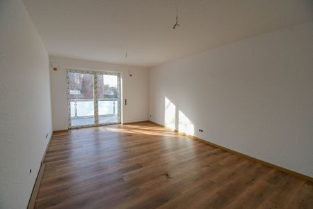 6530 - Stilvoll Wohnen im Neubau – Lichtdurchflutete 2-Zimmer-Wohnung mit Aufzug und Balkon - Photo 2
