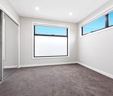 72 Francis Street, Yarraville VIC 3013 - Photo 2