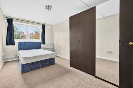 3 bedroom flat to rent - Photo 5