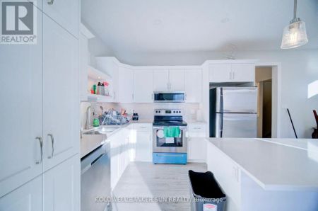 80 KEBA CRESCENT - Photo 5