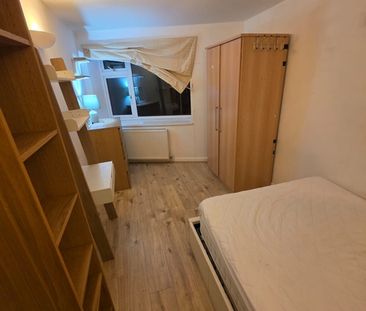 Room in a Shared Flat, Verney Road, SE16 - Photo 2