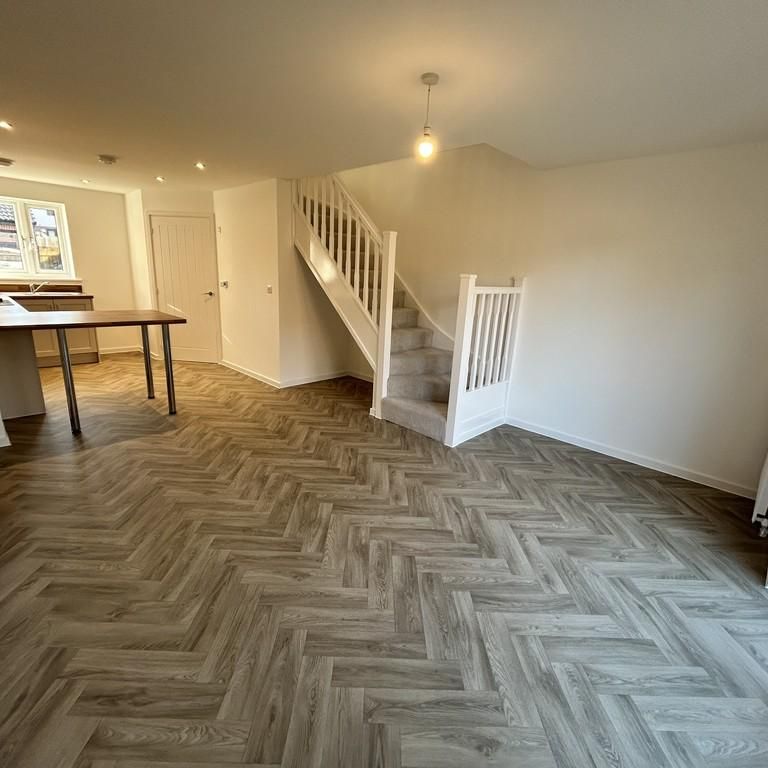 2 bedroom semi-detached house to rent - Photo 1