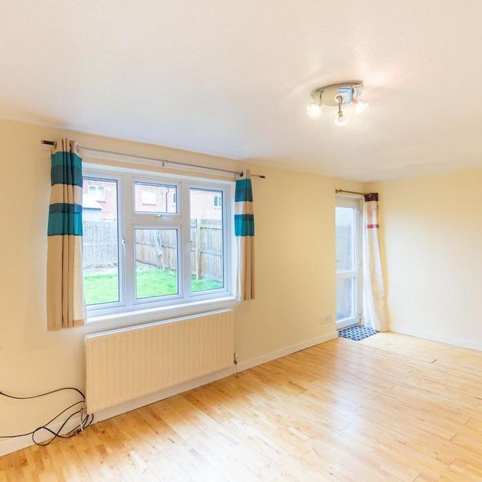 3 bedroom terraced house to rent - Photo 1
