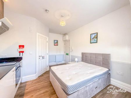 Studio to rent - Photo 2