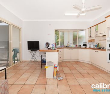 2/12a Norwood Street, Toowong, QLD, 4066 - Photo 4