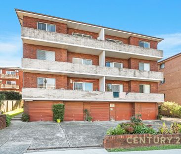 Two Bedroom Unit with Garage - Photo 4